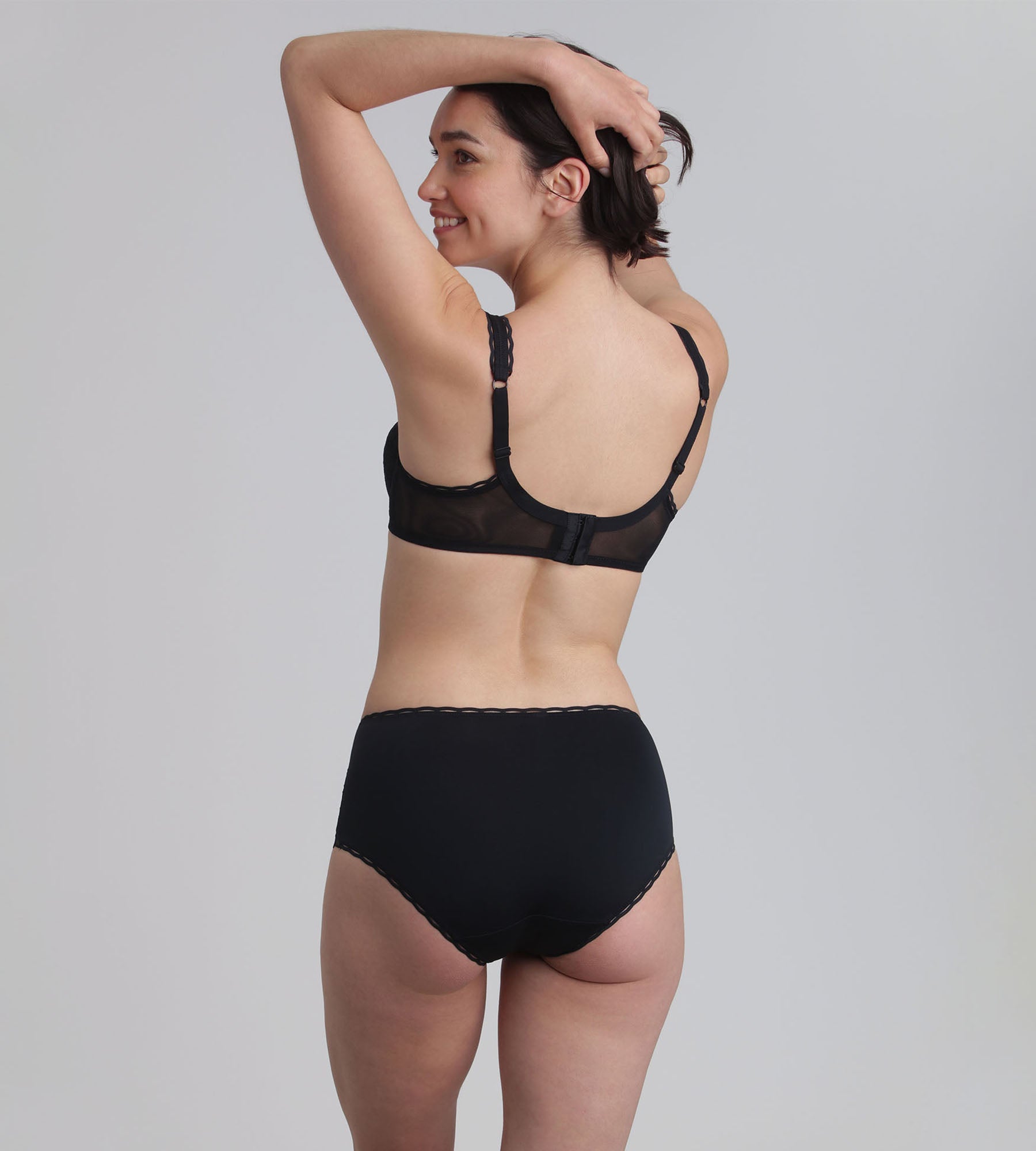 Playtex® Underwired bra in black Recycled Classic Lace Support