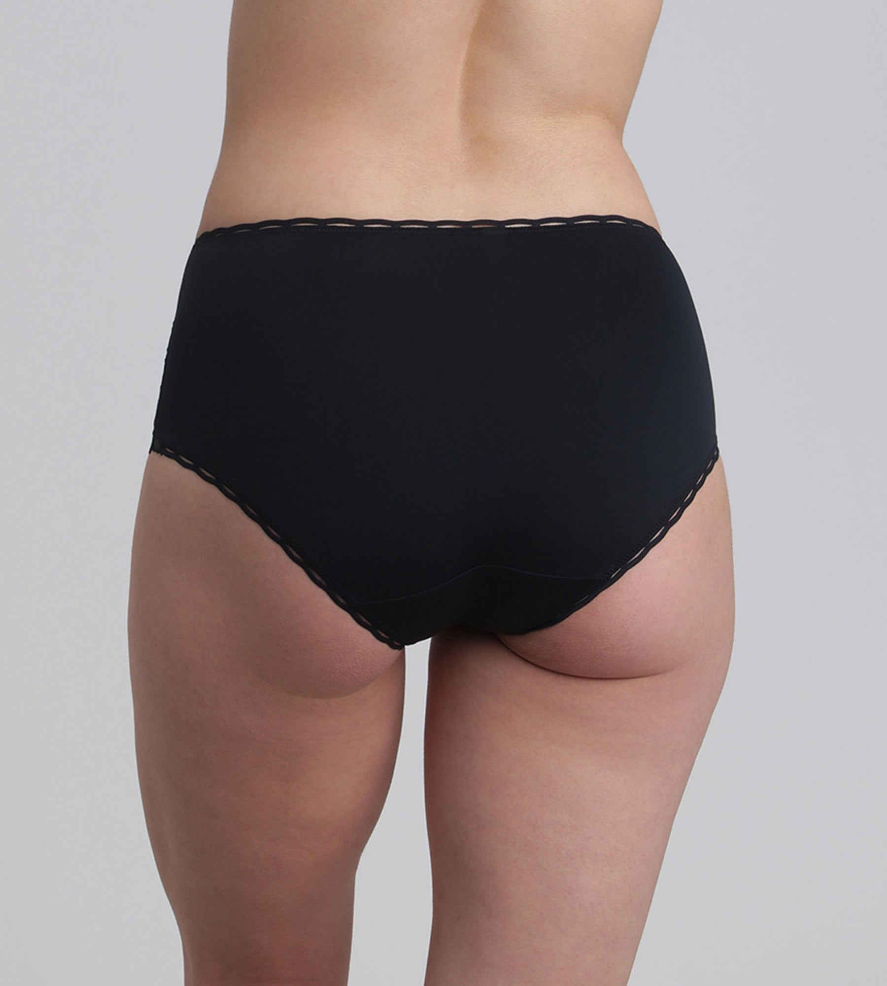 Playtex® Midi knickers in black Recycled Classic Lace Support