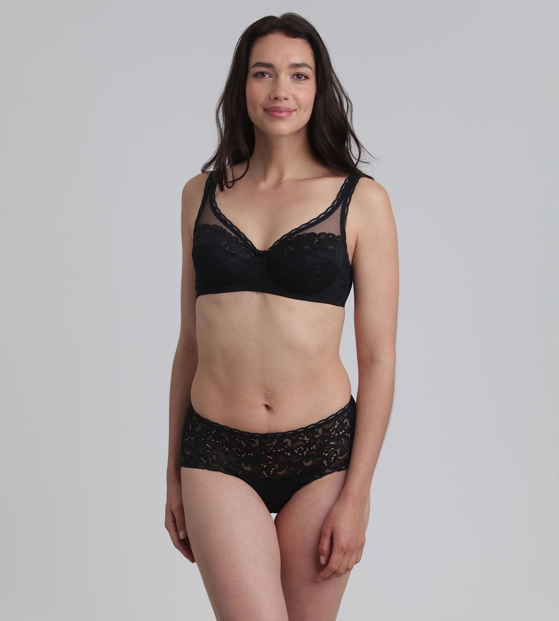 Playtex® Midi knickers in black Recycled Classic Lace Support