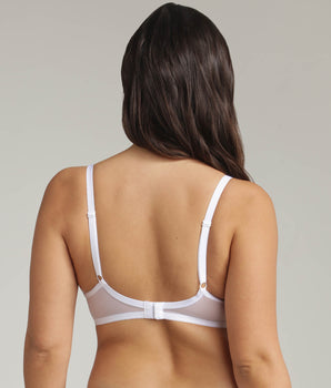 Non-wired bra in white Essential Elegance