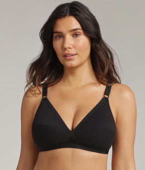 Non-wired bra in black Essential Support Cotton